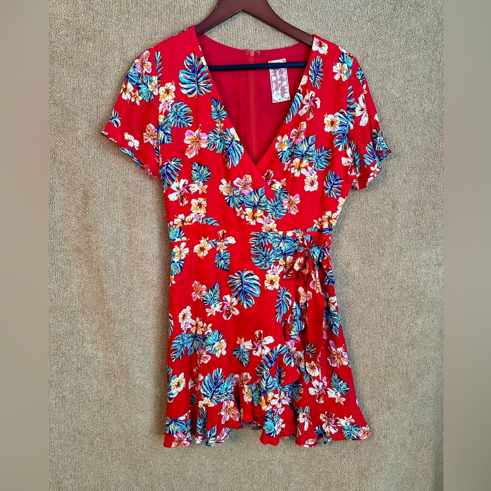 - Sadie & Sage Red Floral Faux Wrap Mini Dress size Small